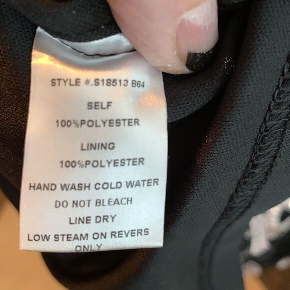 Soieblu Size Medium evening/party Dress.  Black lining with pink detailed lace - Picture 9 of 15